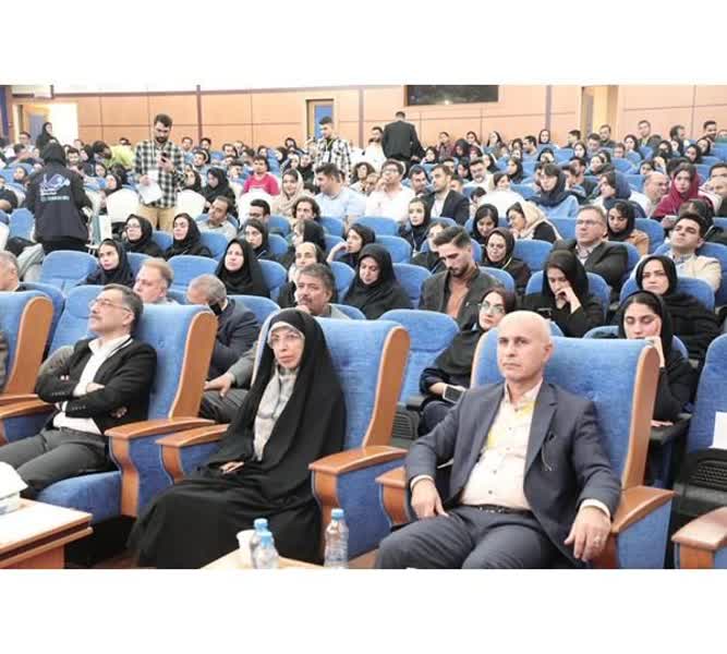 حضور دانشجویان کمیته تحقیقات و فناوری دانشجویی دانشگاه در بیست و ششمین کنگره ملی و دوازدهمین کنگره بین المللی سالیانه دانشجویان علوم پزشکی کشور