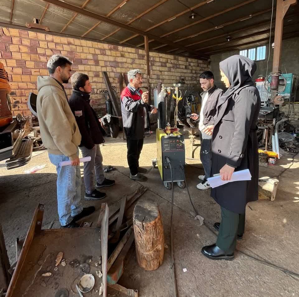 بازدید از کارگاه آهنگری و آرد انجام شد.